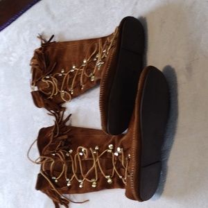 Women's moccasin boots
